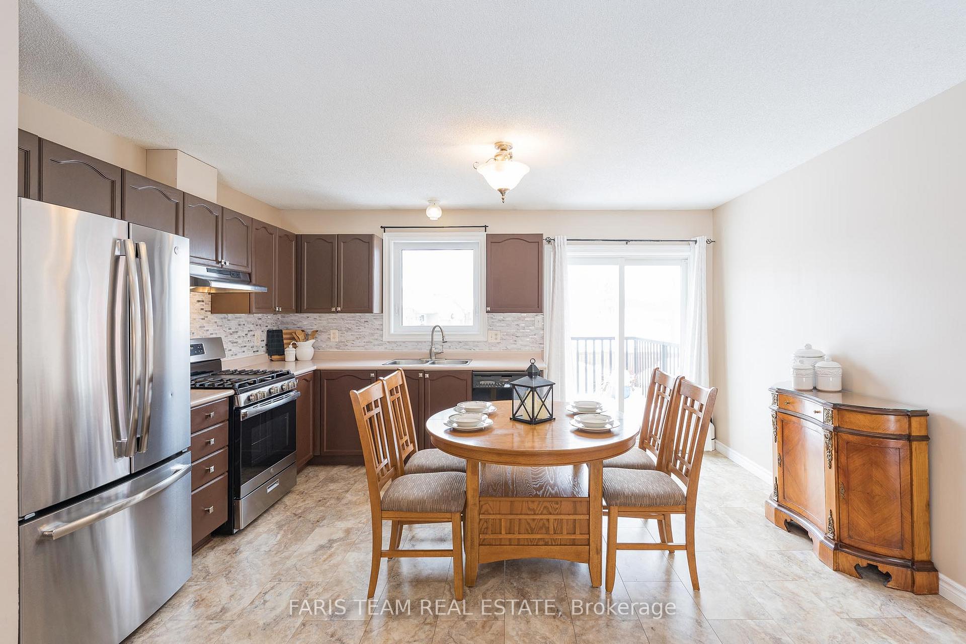 Photo 2 of 73 Peregrine Road, Barrie, Little Lake — HOMEH