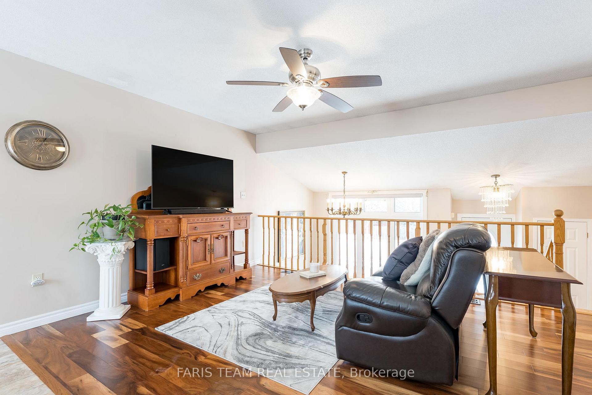 Photo 4 of 73 Peregrine Road, Barrie, Little Lake — HOMEH