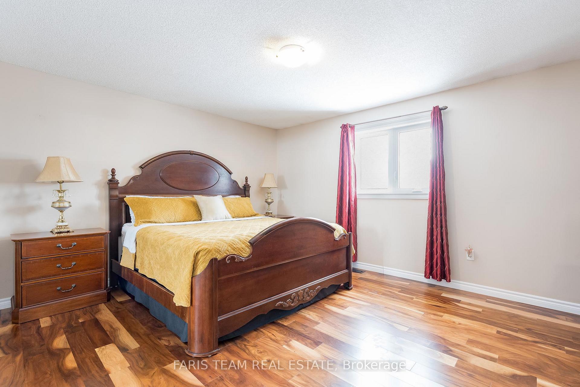 Photo 5 of 73 Peregrine Road, Barrie, Little Lake — HOMEH