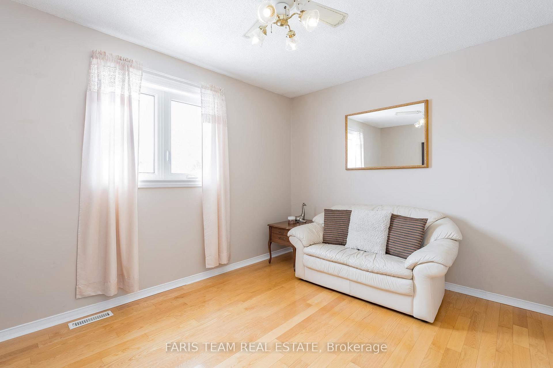 Photo 6 of 73 Peregrine Road, Barrie, Little Lake — HOMEH