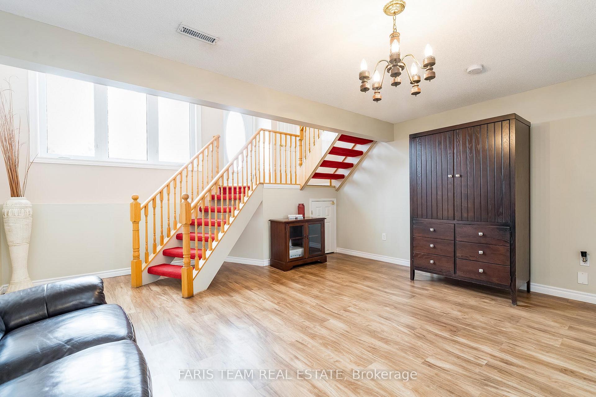 Photo 9 of 73 Peregrine Road, Barrie, Little Lake — HOMEH