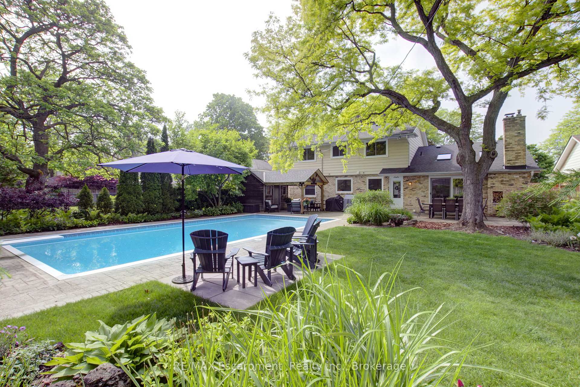 Photo 2 of 4462 Concord Place, Burlington, Shoreacres — HOMEH