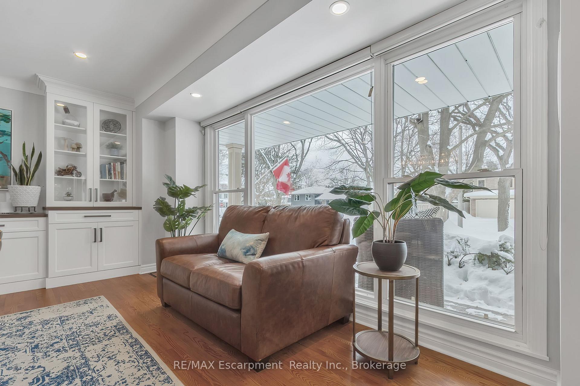 Photo 9 of 4462 Concord Place, Burlington, Shoreacres — HOMEH