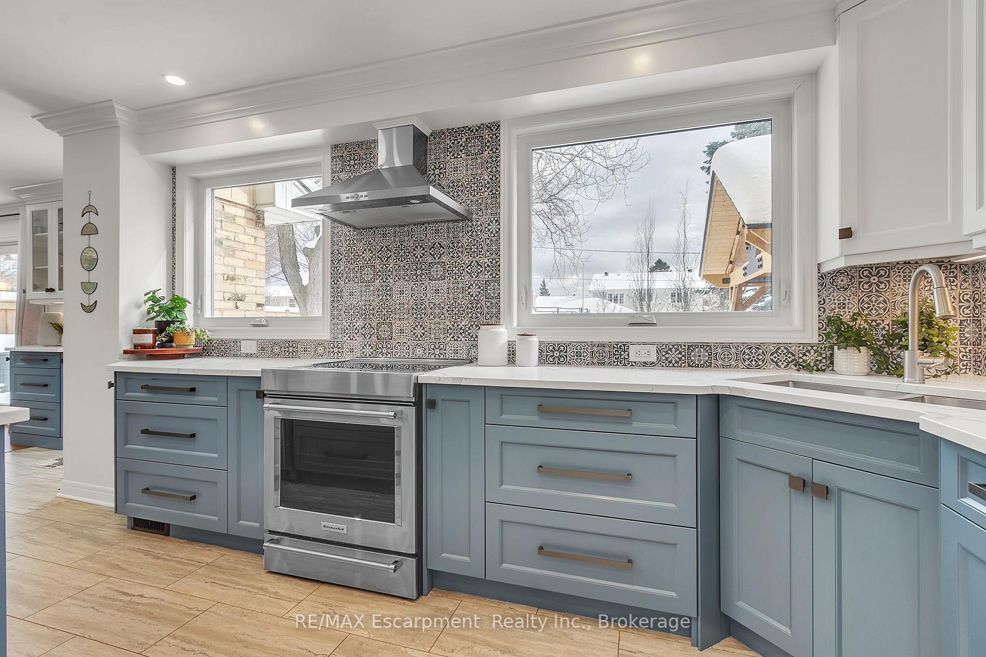 Photo 18 of 4462 Concord Place, Burlington, Shoreacres — HOMEH