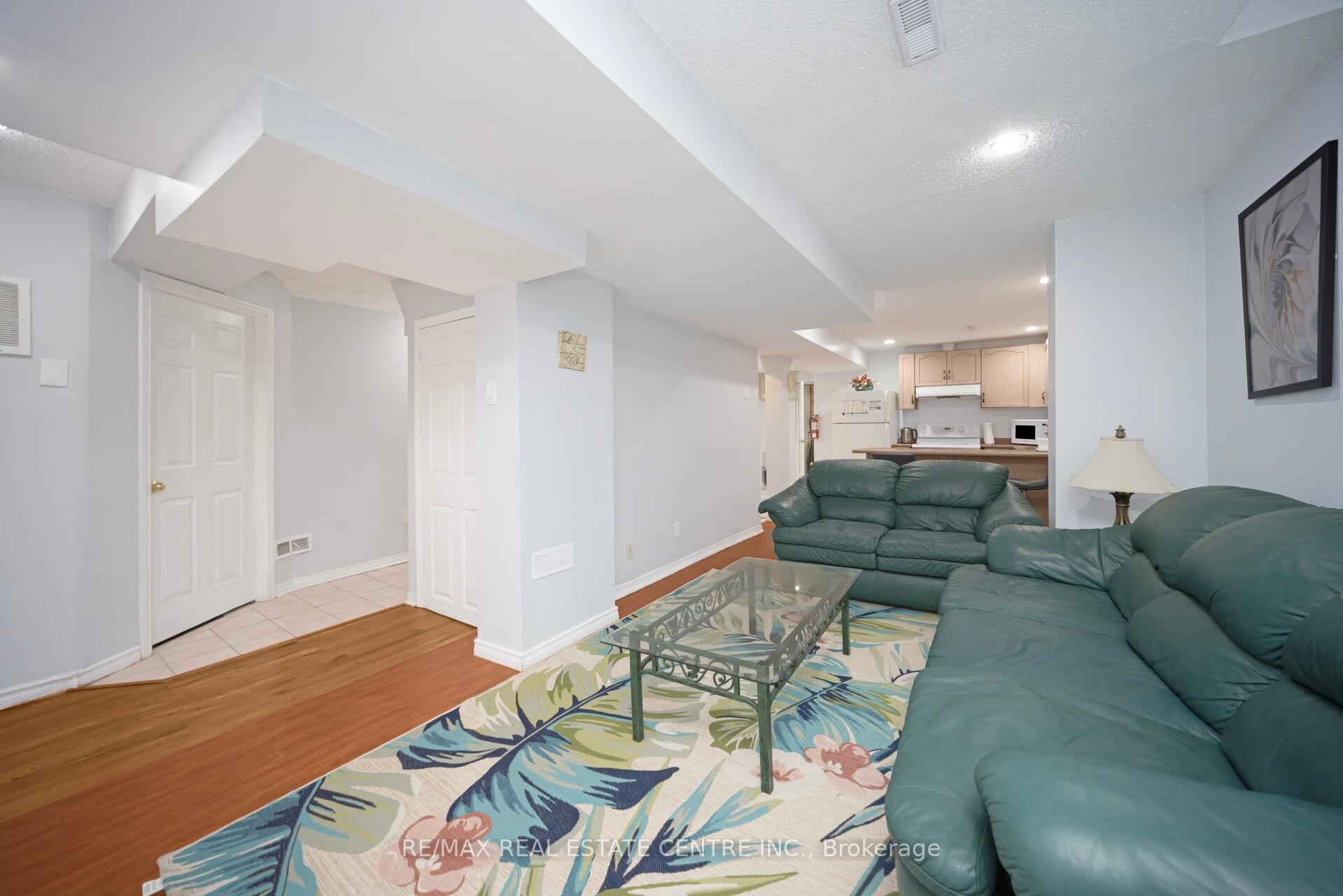 Photo 7 of 15 Turtlecreek Boulevard, Brampton, Fletcher's Creek South — HOMEH