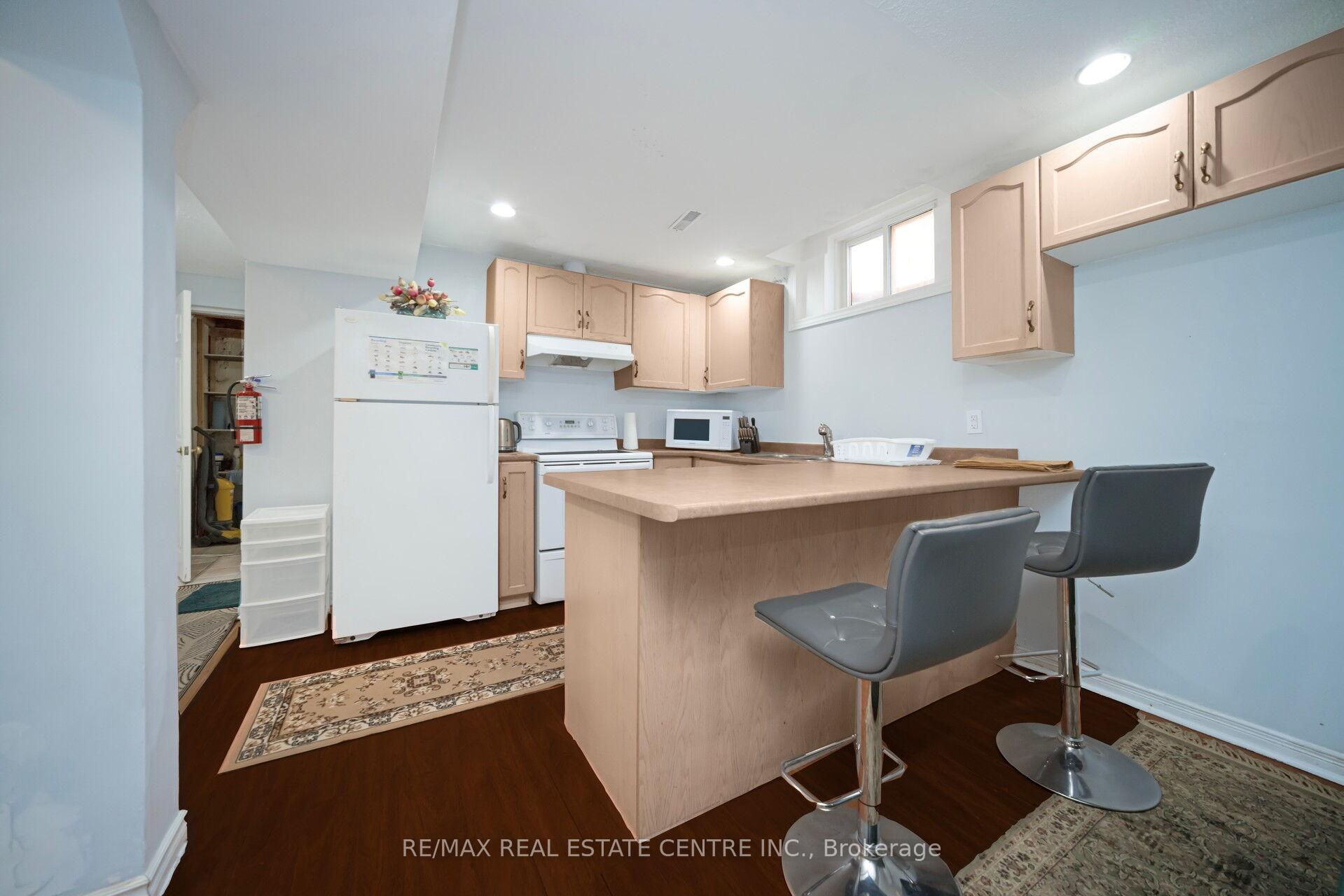 Photo 9 of 15 Turtlecreek Boulevard, Brampton, Fletcher's Creek South — HOMEH
