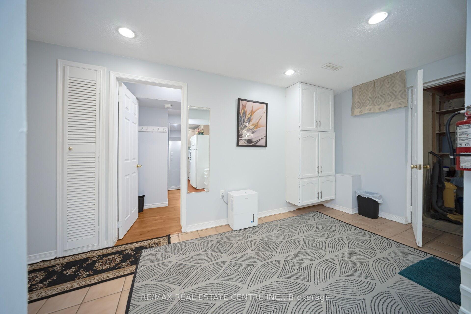 Photo 12 of 15 Turtlecreek Boulevard, Brampton, Fletcher's Creek South — HOMEH