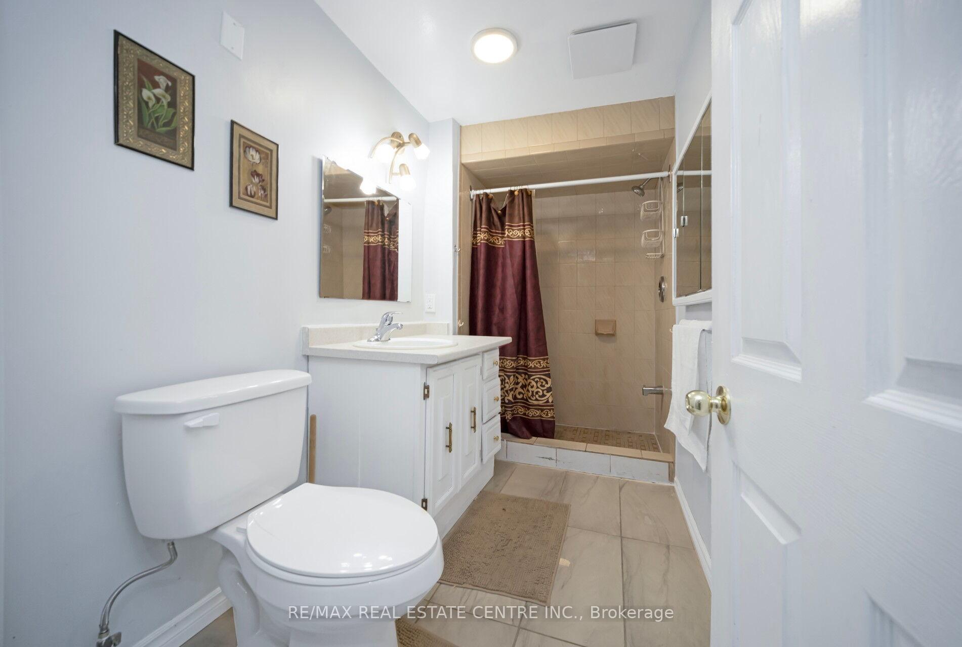Photo 17 of 15 Turtlecreek Boulevard, Brampton, Fletcher's Creek South — HOMEH