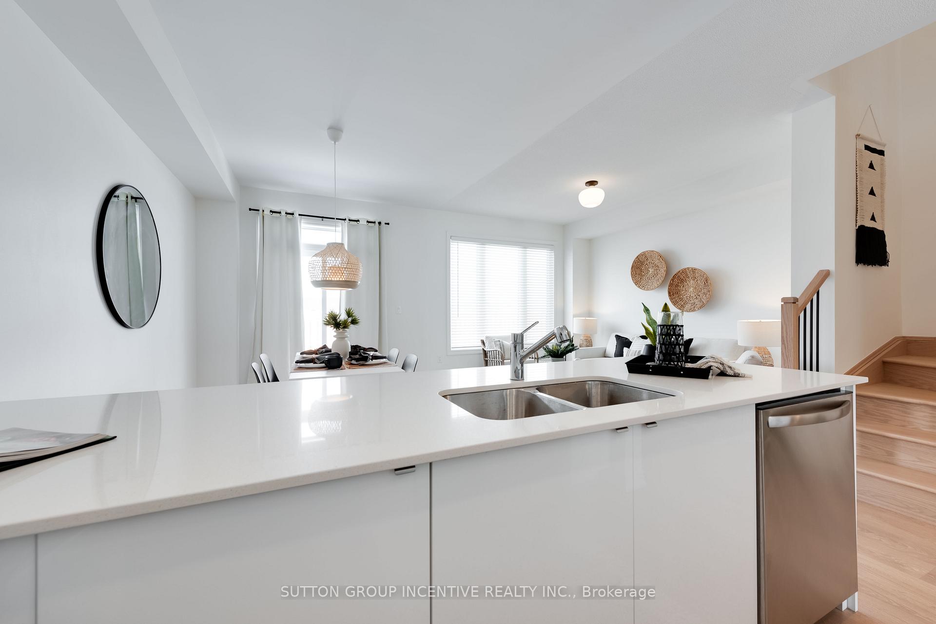Photo 8 of 53 Greer Street, Barrie, Painswick South — HOMEH