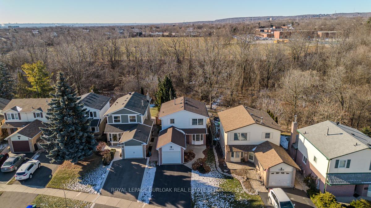 Photo 2 of 1543 Riley Avenue, Burlington, Palmer — HOMEH