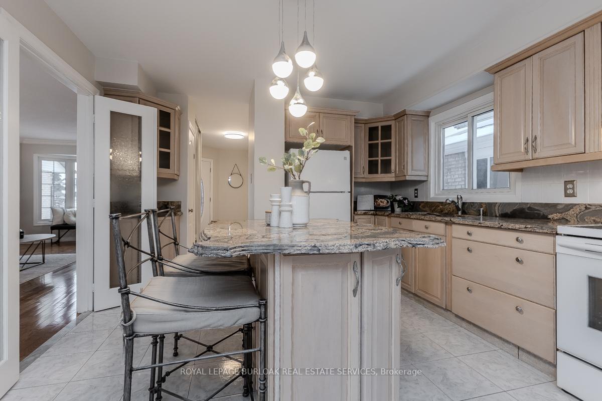 Photo 13 of 1543 Riley Avenue, Burlington, Palmer — HOMEH