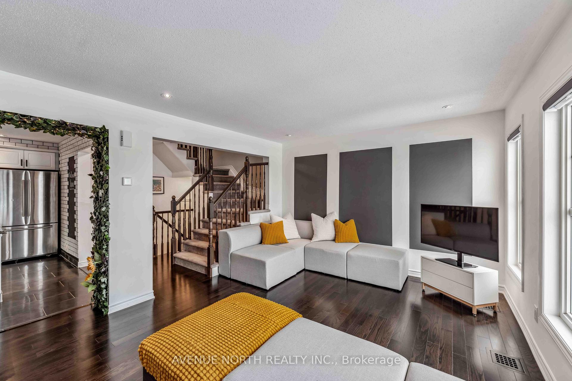 Photo 7 of 360 Sweet Grass Circle, Ottawa, Barrhaven - Half Moon Bay — HOMEH
