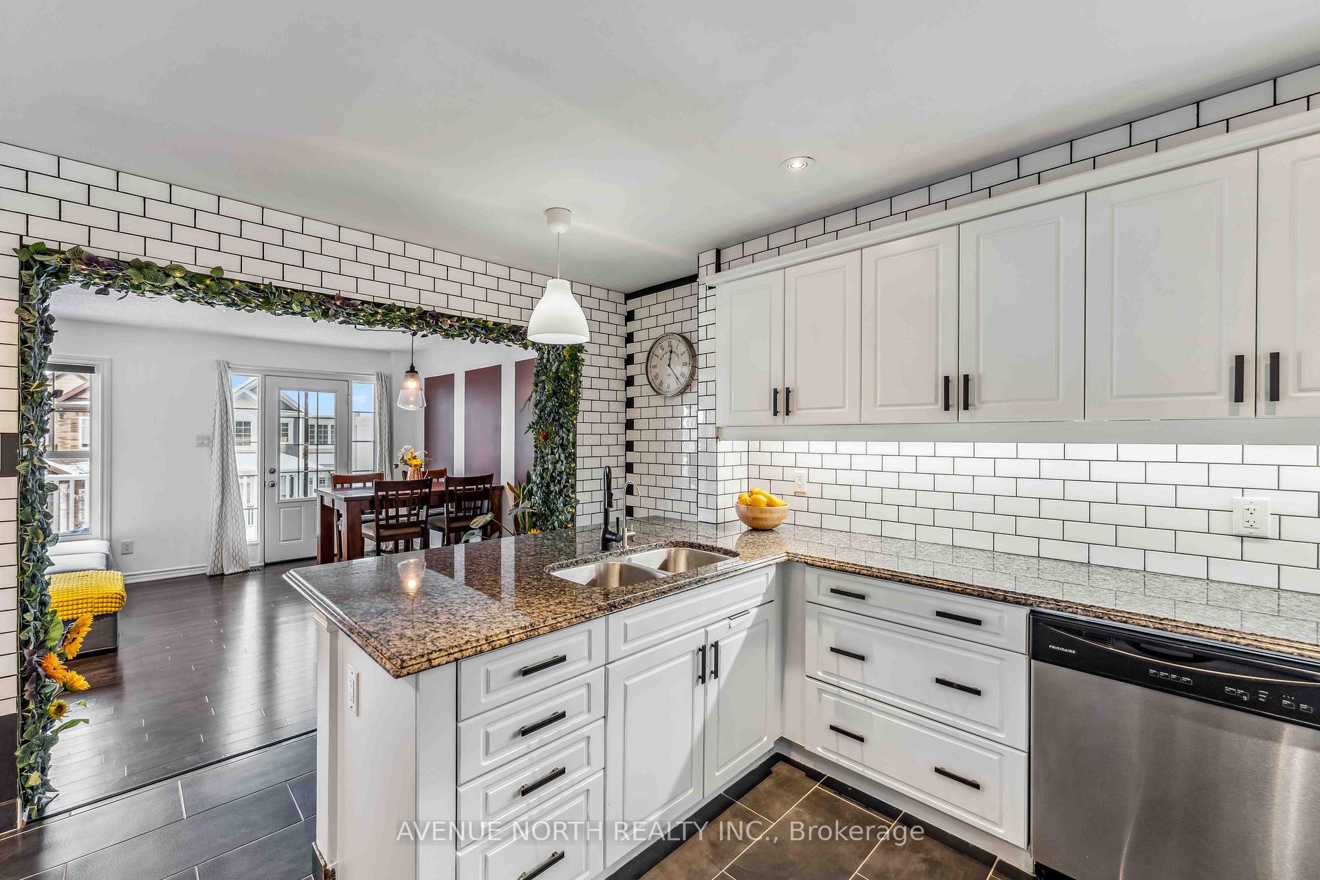 Photo 18 of 360 Sweet Grass Circle, Ottawa, Barrhaven - Half Moon Bay — HOMEH
