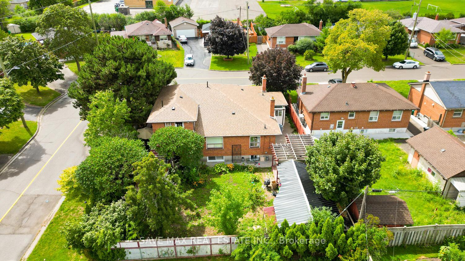 Photo 4 of Unit BSMT, 20 Edgemont Drive, Brampton, Brampton North — HOMEH