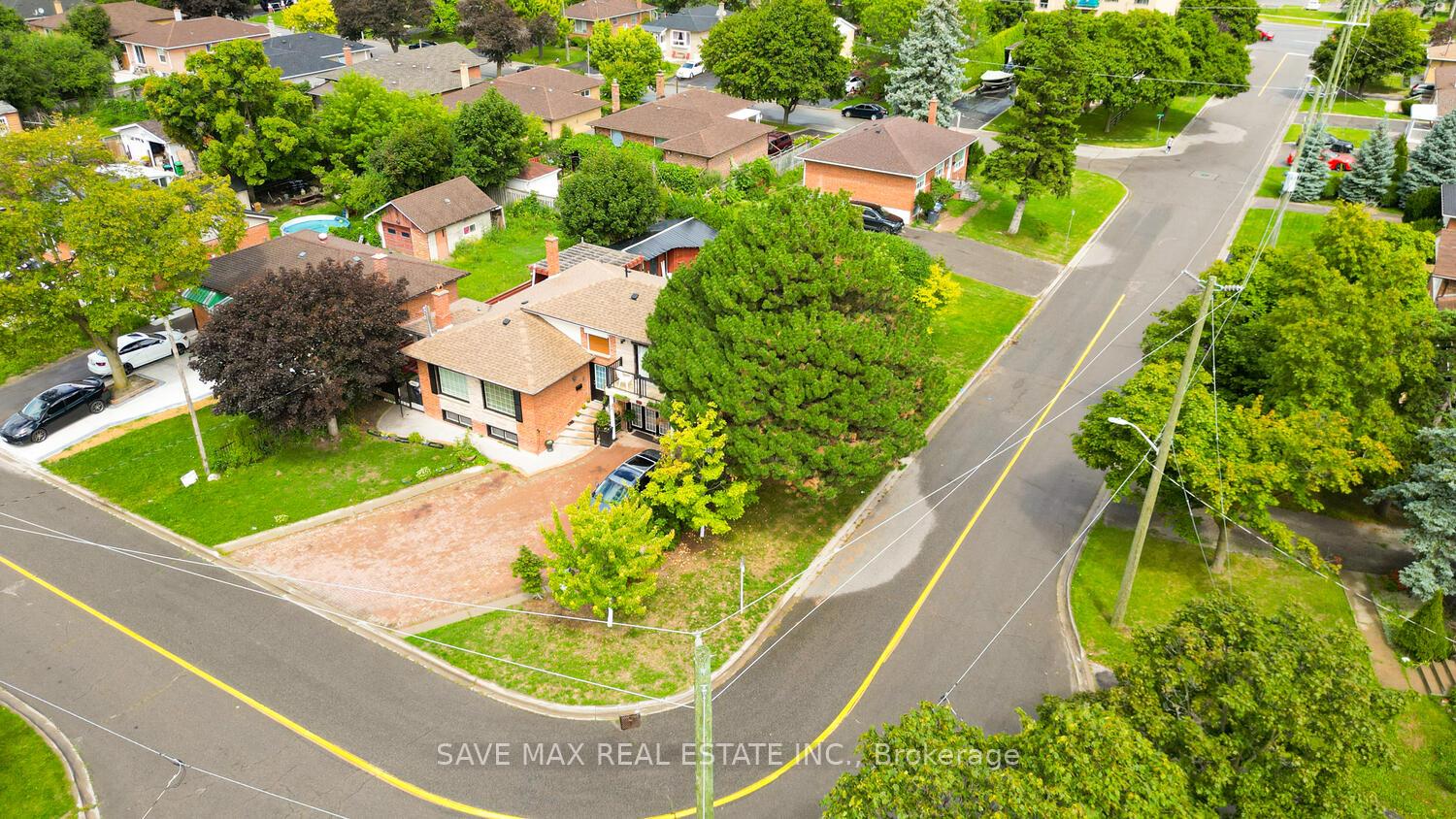 Photo 5 of Unit BSMT, 20 Edgemont Drive, Brampton, Brampton North — HOMEH