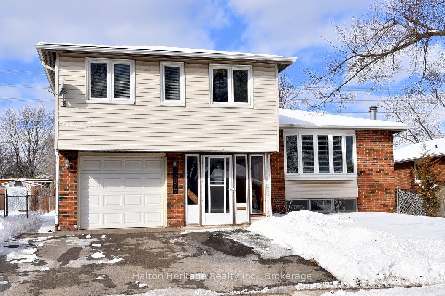 Photo 1 of 4395 Bennett Road, Burlington, Shoreacres — HOMEH