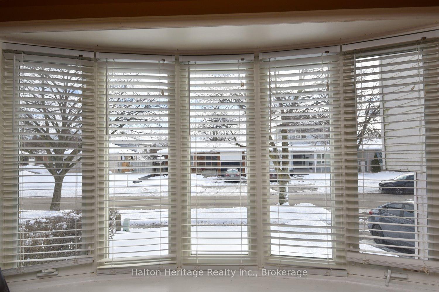 Photo 8 of 4395 Bennett Road, Burlington, Shoreacres — HOMEH