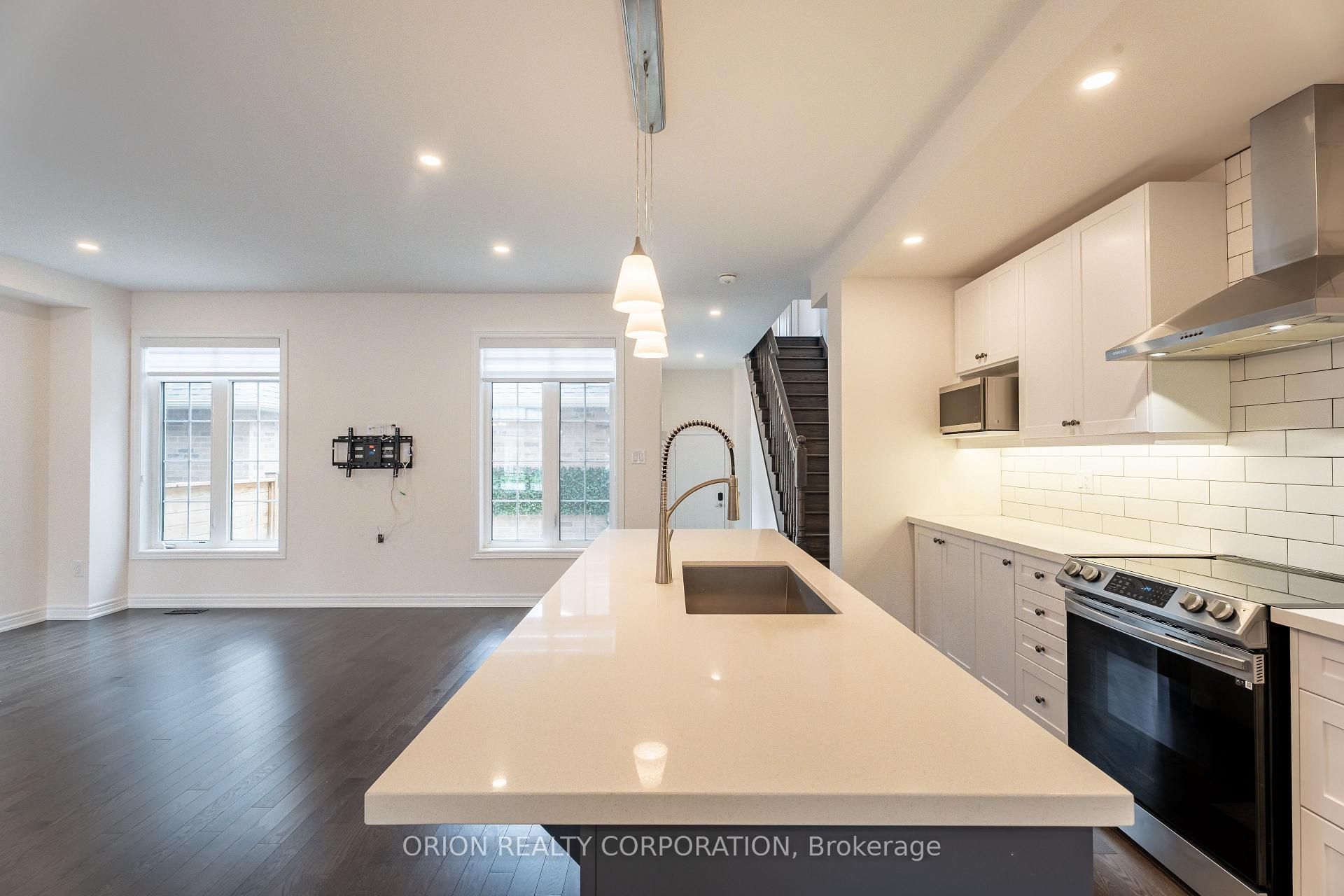 Photo 12 of 6 Block Road, Brampton, Northwest Brampton — HOMEH