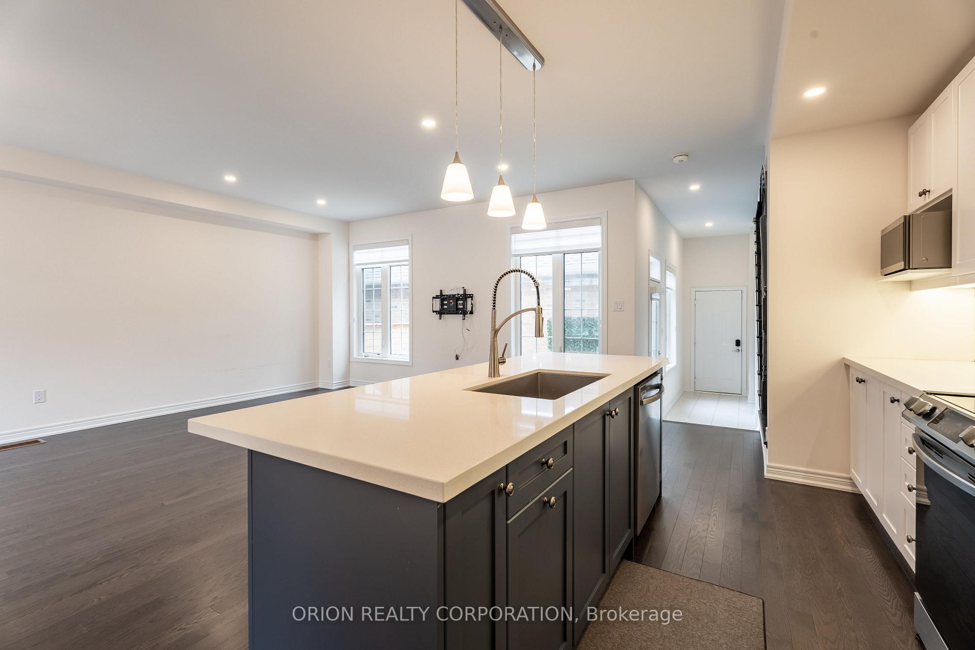 Photo 15 of 6 Block Road, Brampton, Northwest Brampton — HOMEH