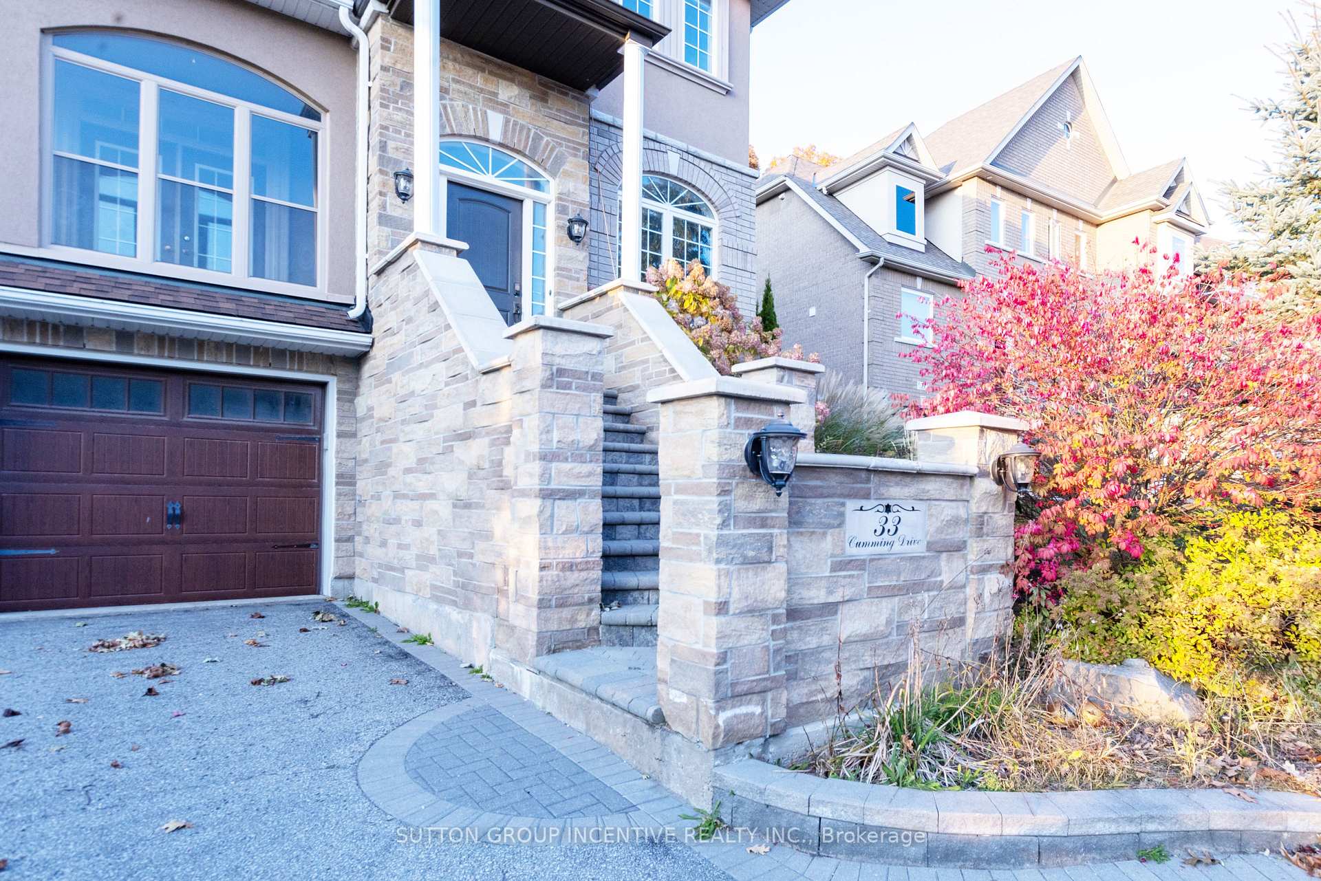 Photo 3 of 33 Cumming Drive, Barrie, Ardagh — HOMEH