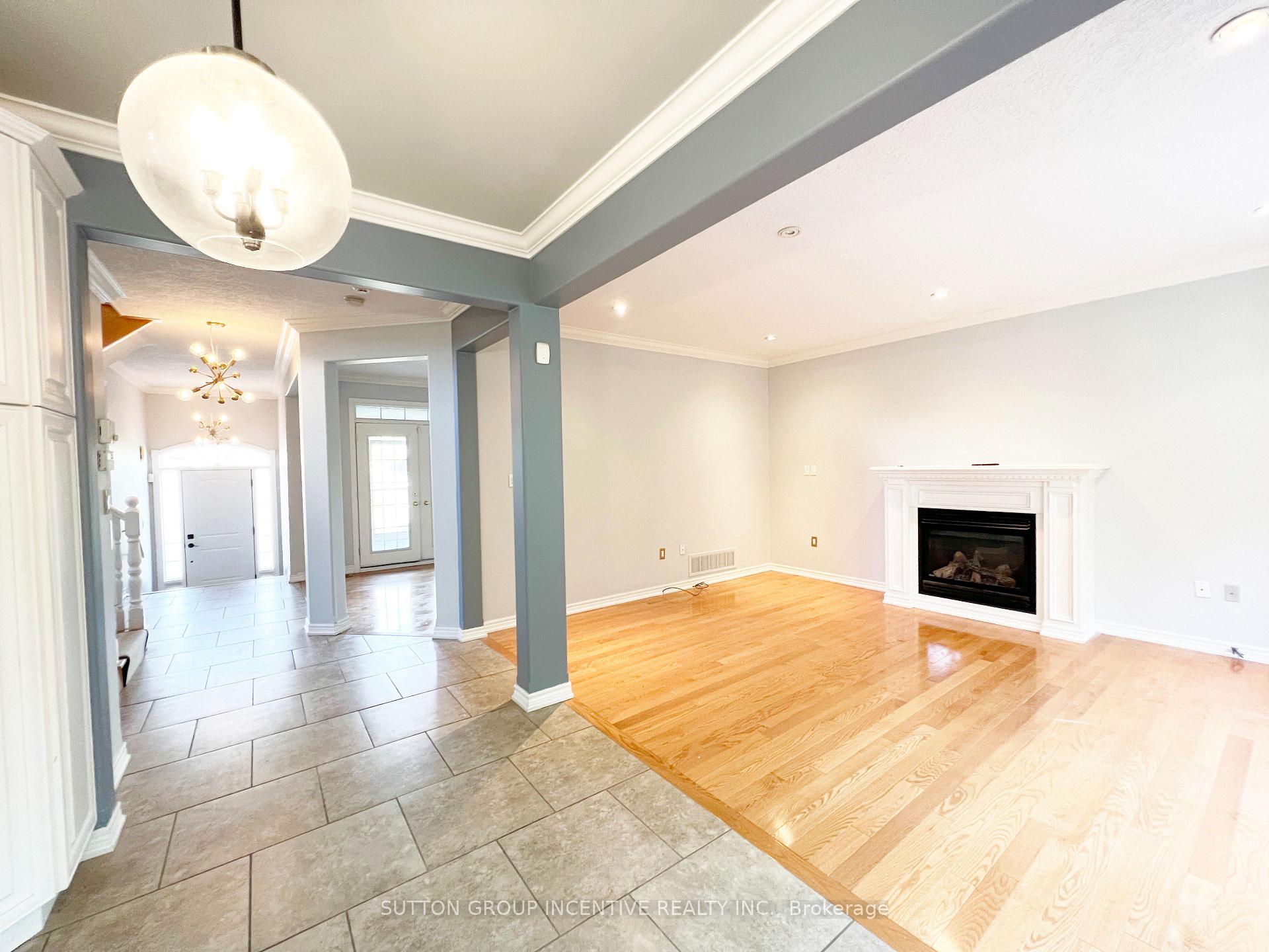 Photo 7 of 33 Cumming Drive, Barrie, Ardagh — HOMEH