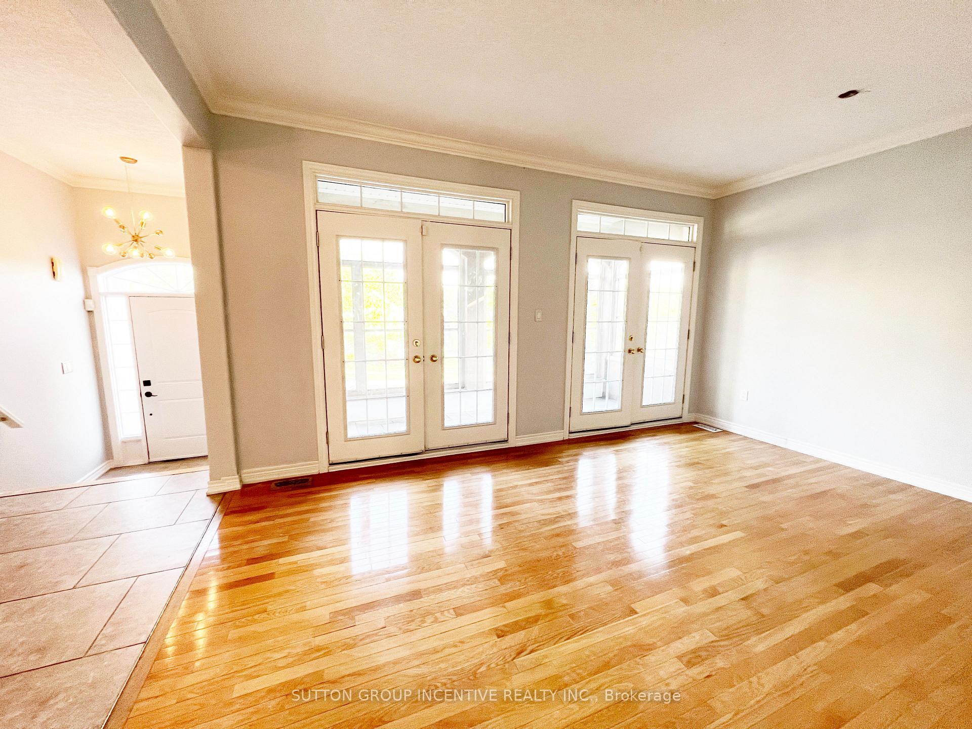Photo 8 of 33 Cumming Drive, Barrie, Ardagh — HOMEH