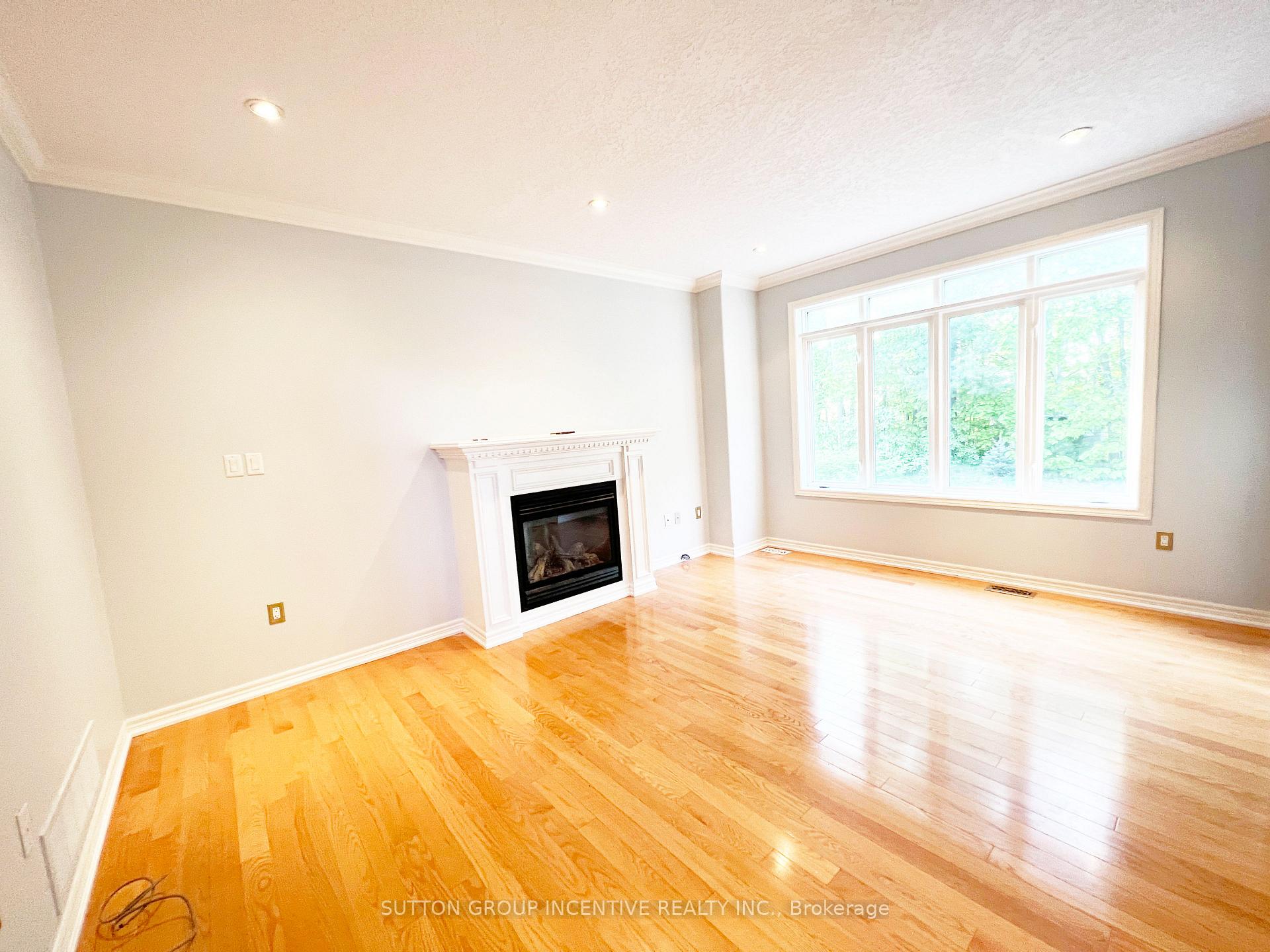 Photo 12 of 33 Cumming Drive, Barrie, Ardagh — HOMEH