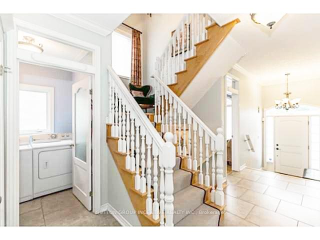 Photo 13 of 33 Cumming Drive, Barrie, Ardagh — HOMEH