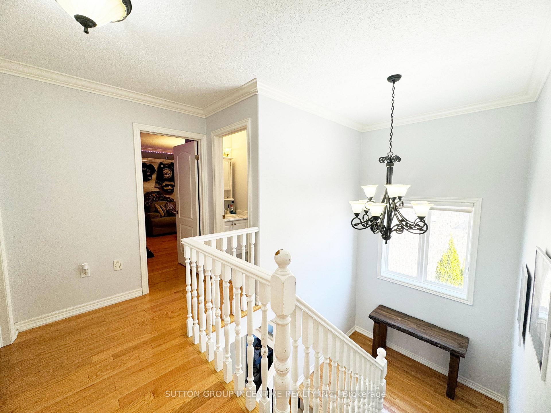 Photo 14 of 33 Cumming Drive, Barrie, Ardagh — HOMEH