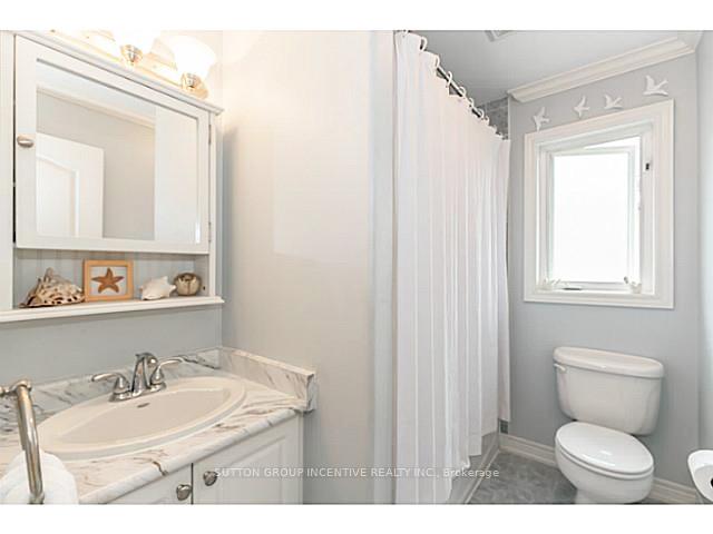 Photo 19 of 33 Cumming Drive, Barrie, Ardagh — HOMEH