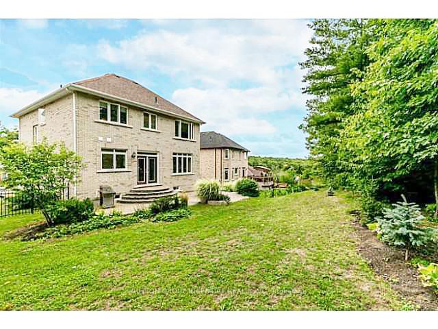 Photo 24 of 33 Cumming Drive, Barrie, Ardagh — HOMEH