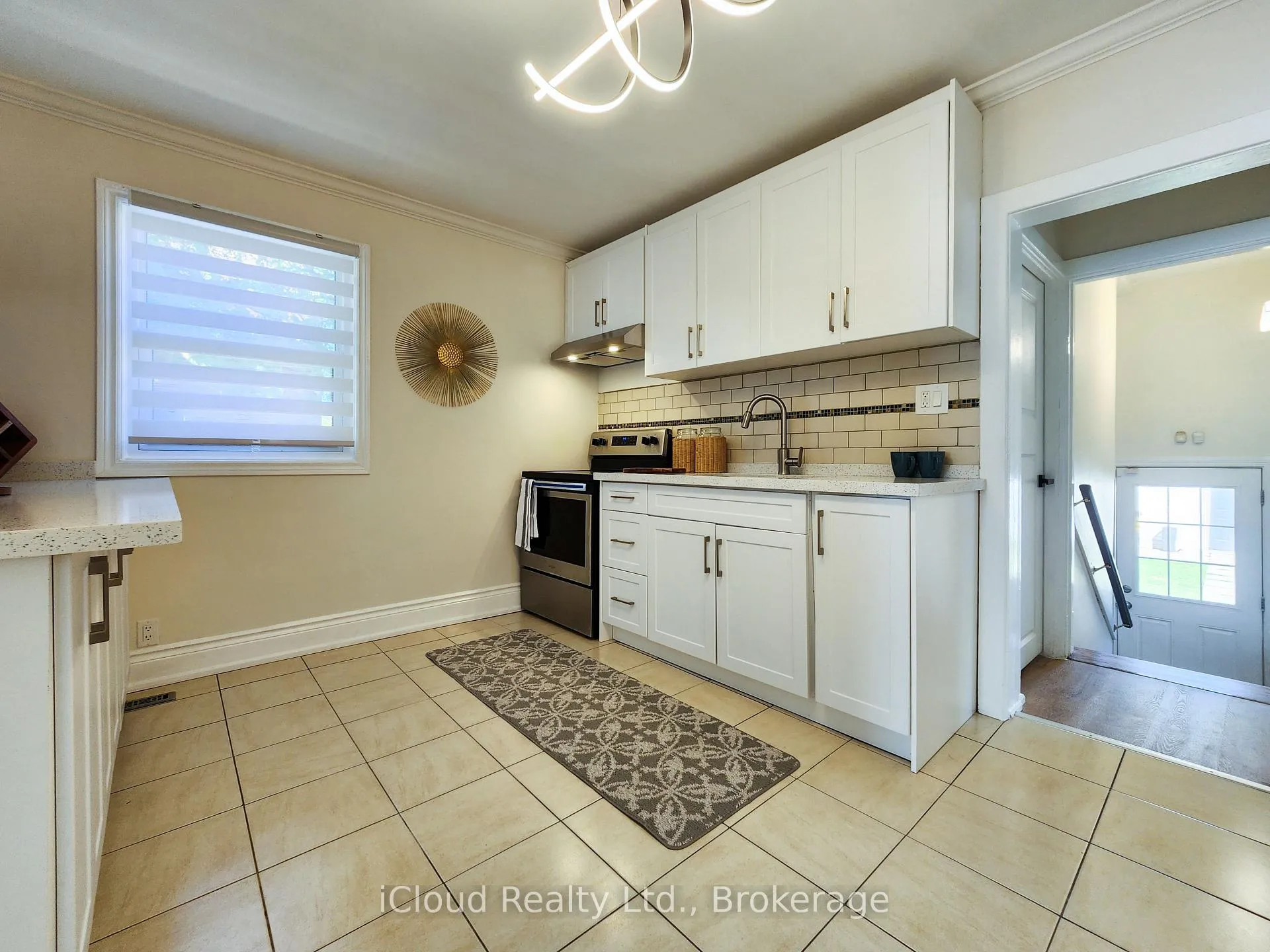 Photo 15 of 294 Fairfield Avenue, Hamilton, Homeside — HOMEH
