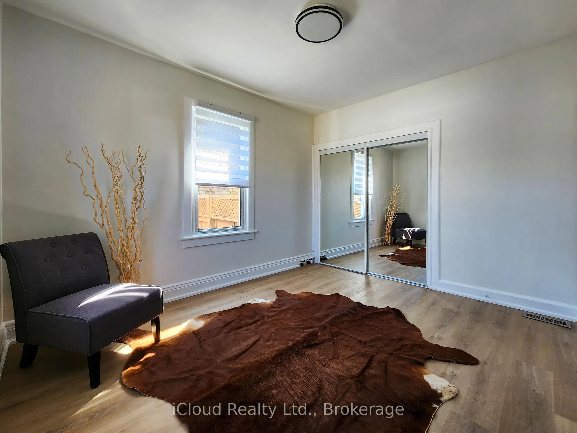 Photo 21 of 294 Fairfield Avenue, Hamilton, Homeside — HOMEH