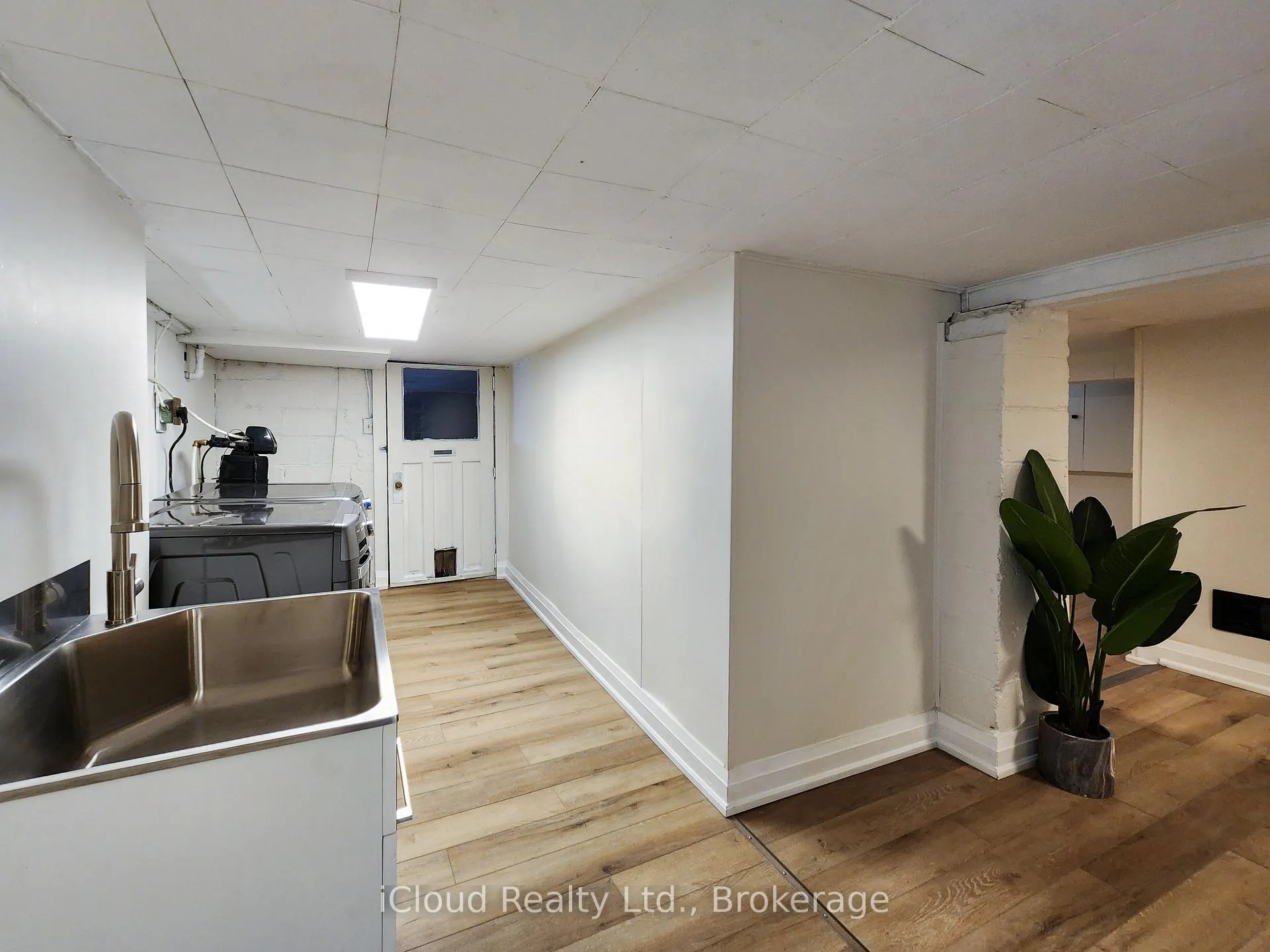 Photo 34 of 294 Fairfield Avenue, Hamilton, Homeside — HOMEH