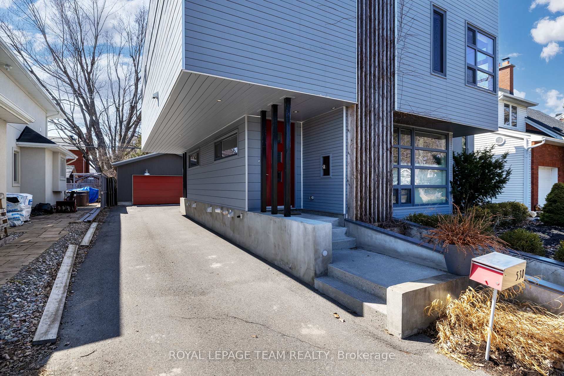 Photo 2 of 530 Wavell Avenue, Ottawa, McKellar/Highland — HOMEH