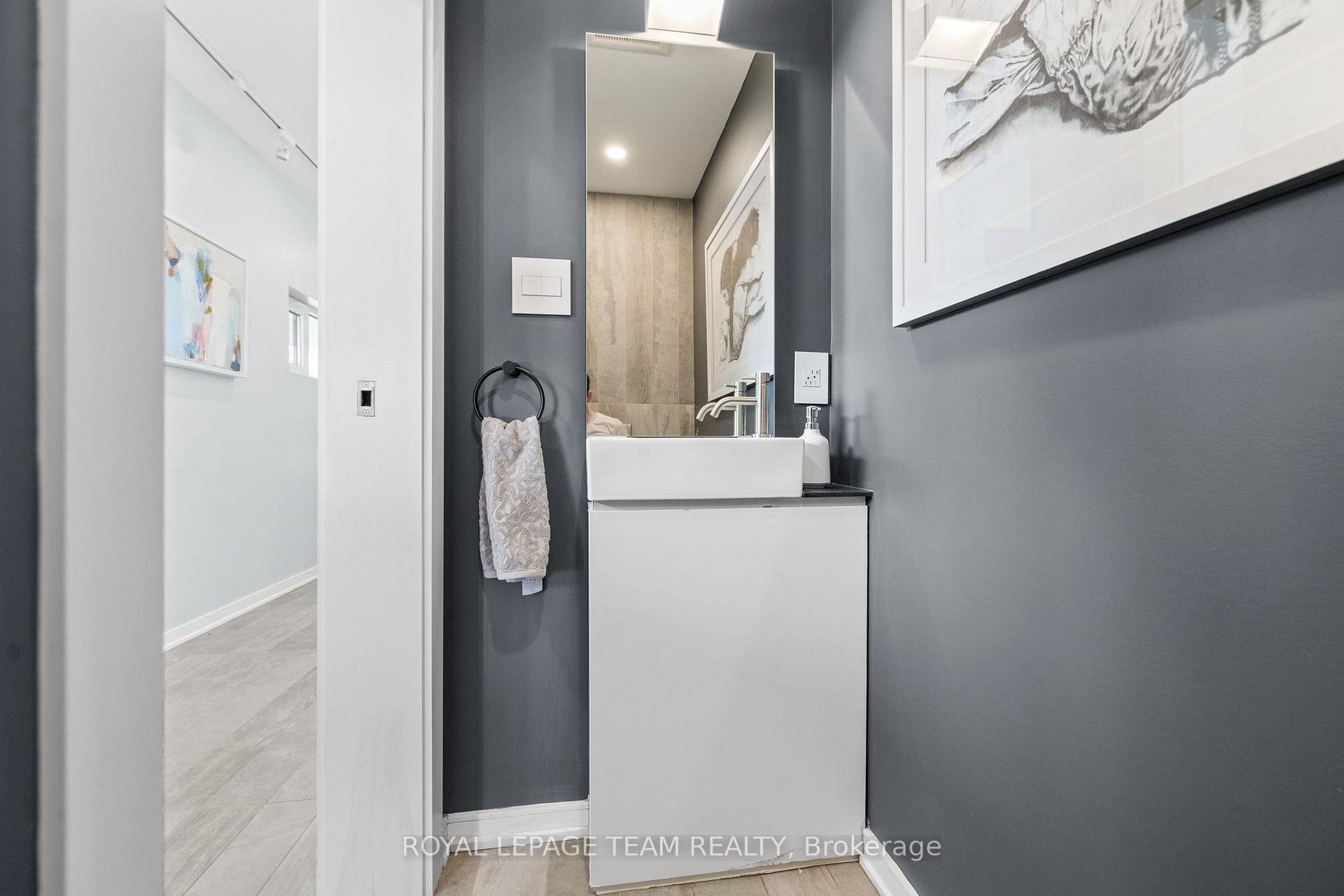 Photo 6 of 530 Wavell Avenue, Ottawa, McKellar/Highland — HOMEH
