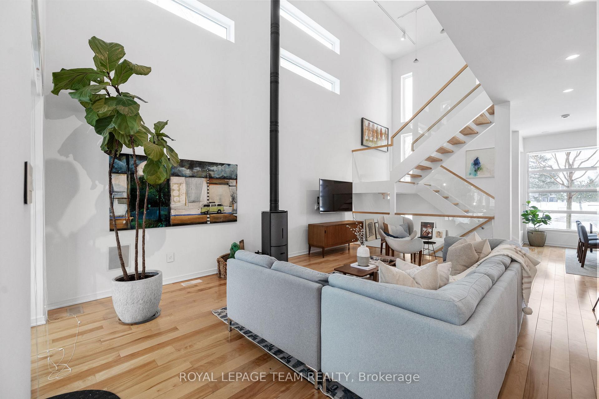 Photo 13 of 530 Wavell Avenue, Ottawa, McKellar/Highland — HOMEH