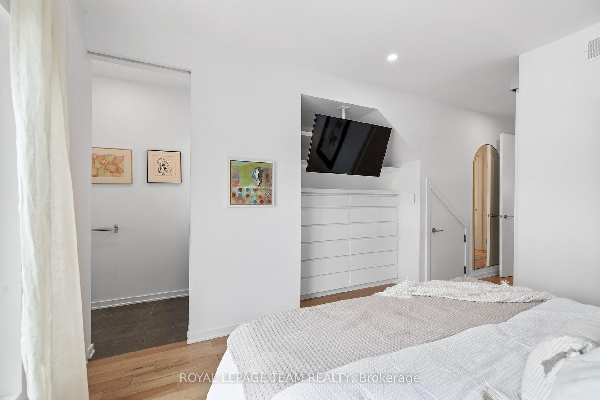 Photo 35 of 530 Wavell Avenue, Ottawa, McKellar/Highland — HOMEH