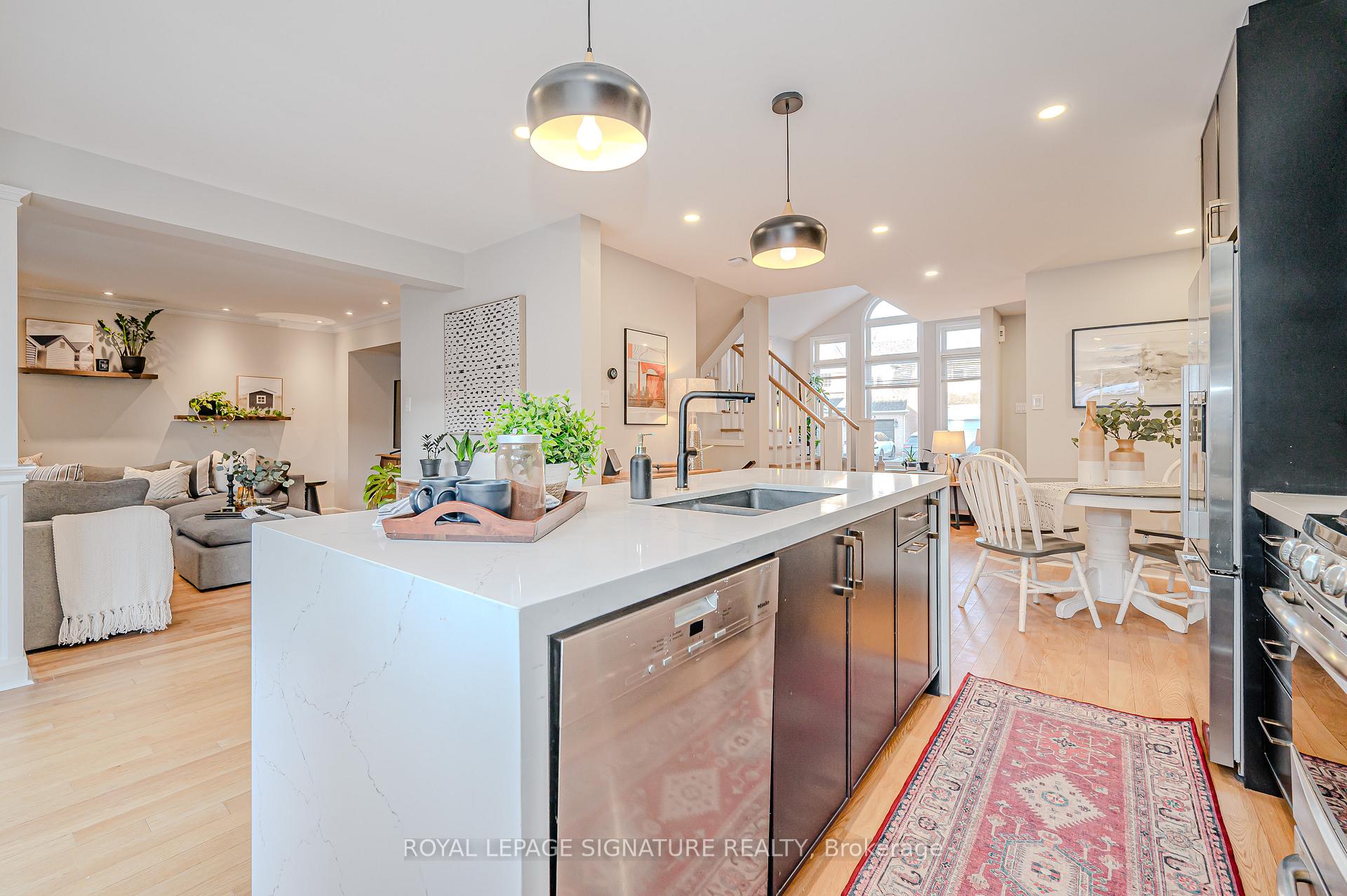 Photo 8 of 5136 Oakley Drive, Burlington, Orchard — HOMEH
