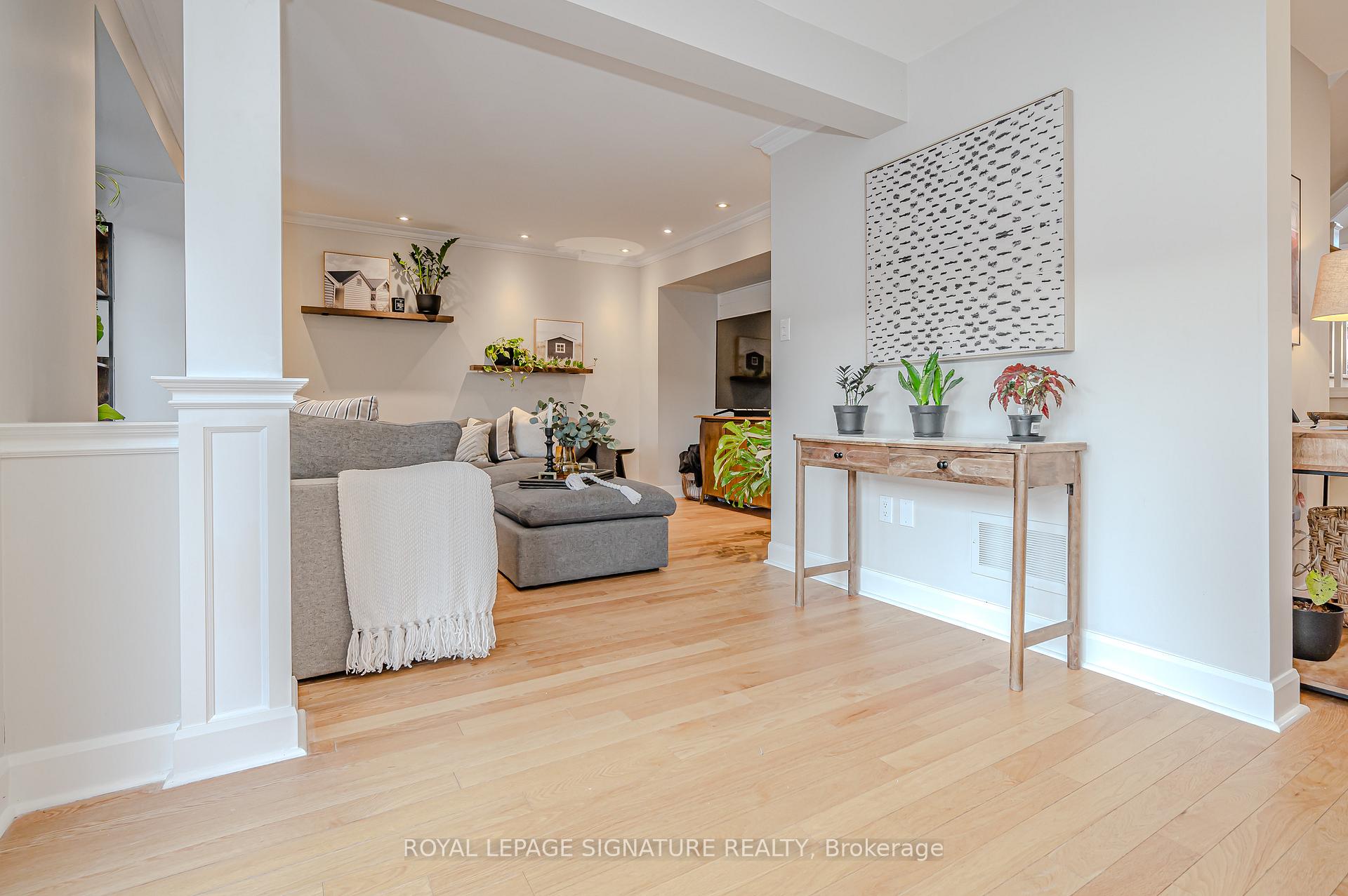 Photo 9 of 5136 Oakley Drive, Burlington, Orchard — HOMEH