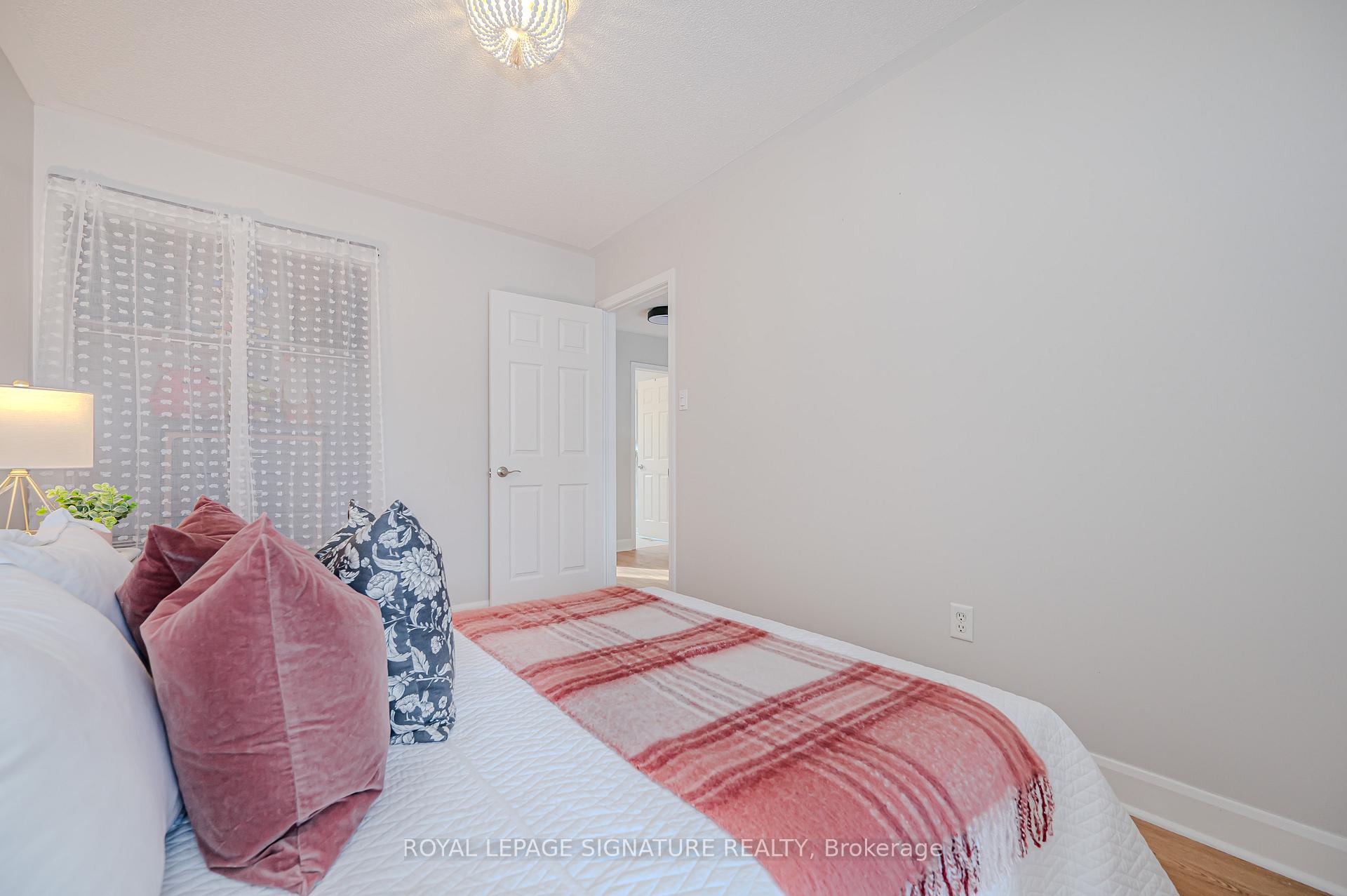 Photo 16 of 5136 Oakley Drive, Burlington, Orchard — HOMEH