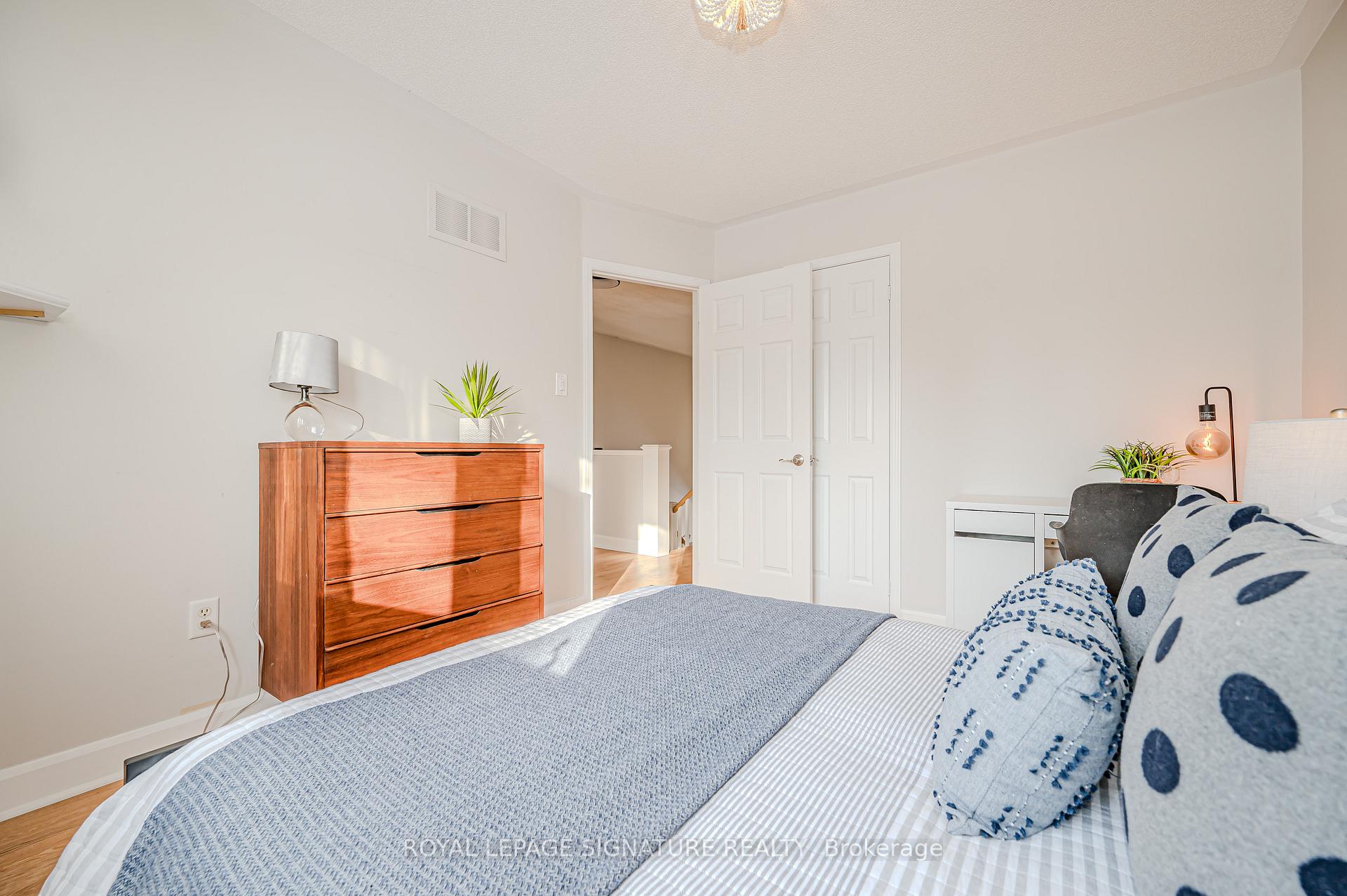 Photo 19 of 5136 Oakley Drive, Burlington, Orchard — HOMEH