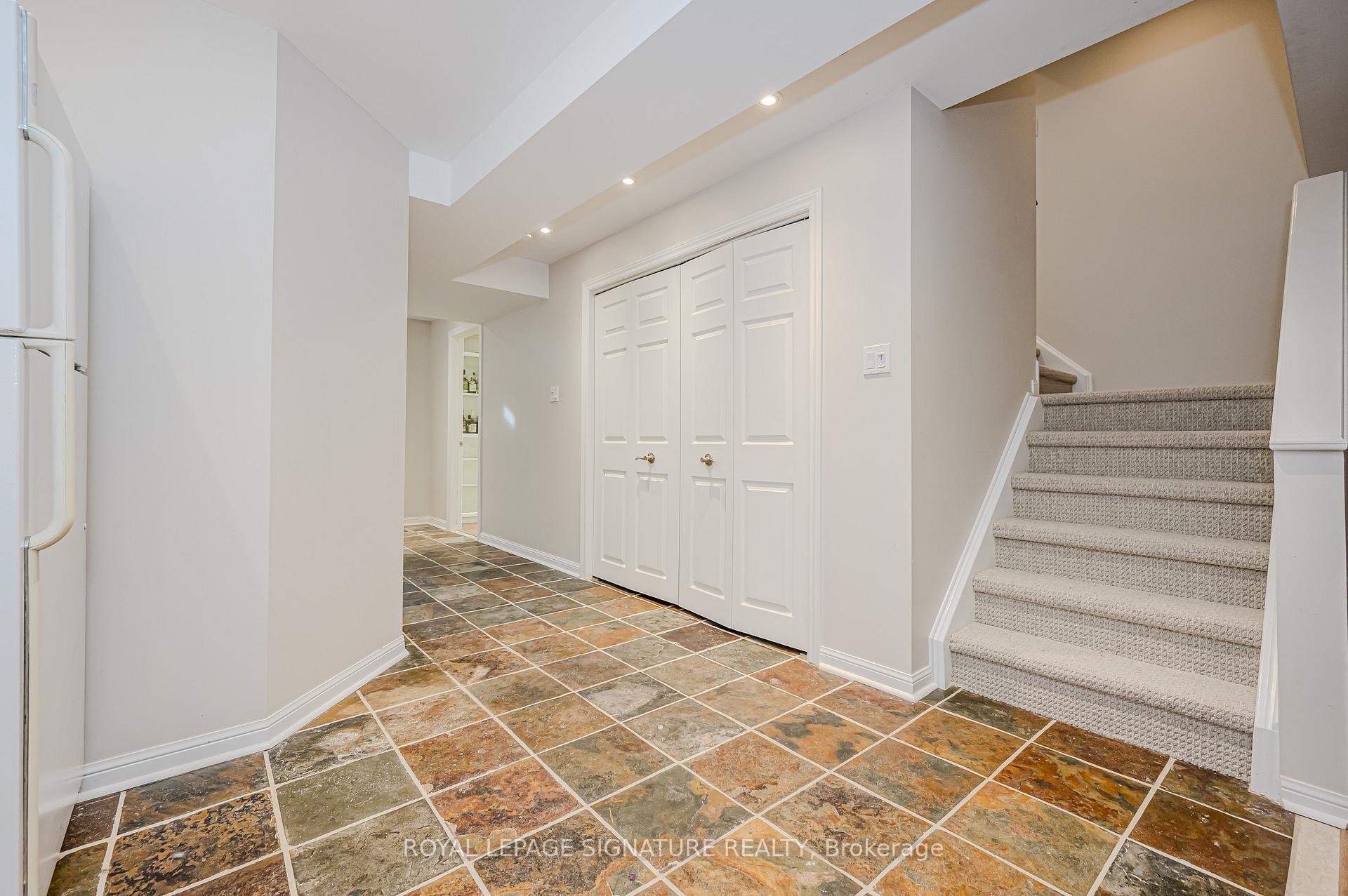 Photo 32 of 5136 Oakley Drive, Burlington, Orchard — HOMEH