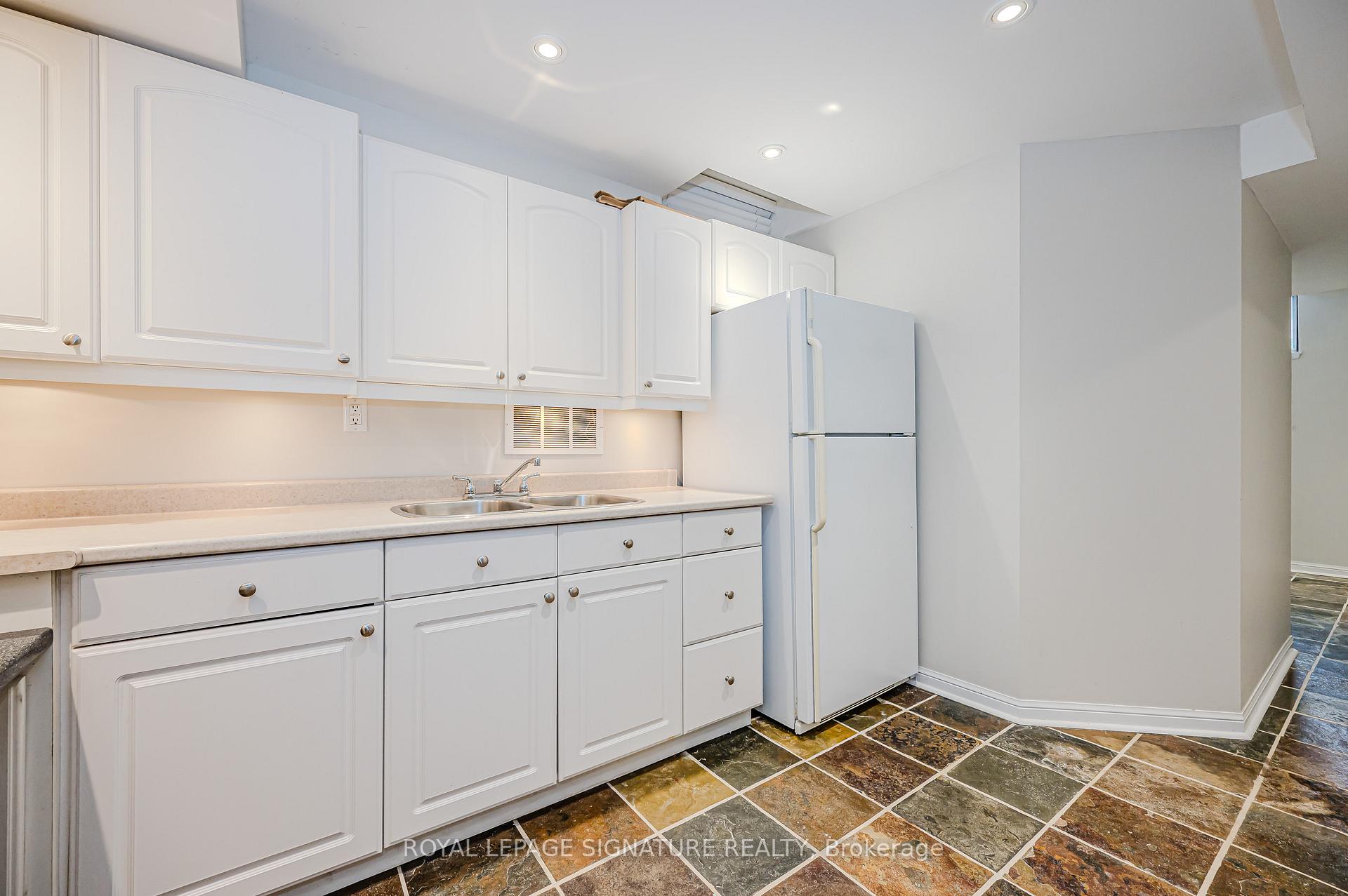 Photo 33 of 5136 Oakley Drive, Burlington, Orchard — HOMEH