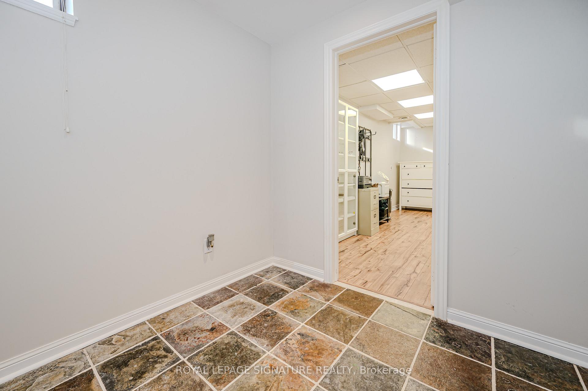 Photo 35 of 5136 Oakley Drive, Burlington, Orchard — HOMEH