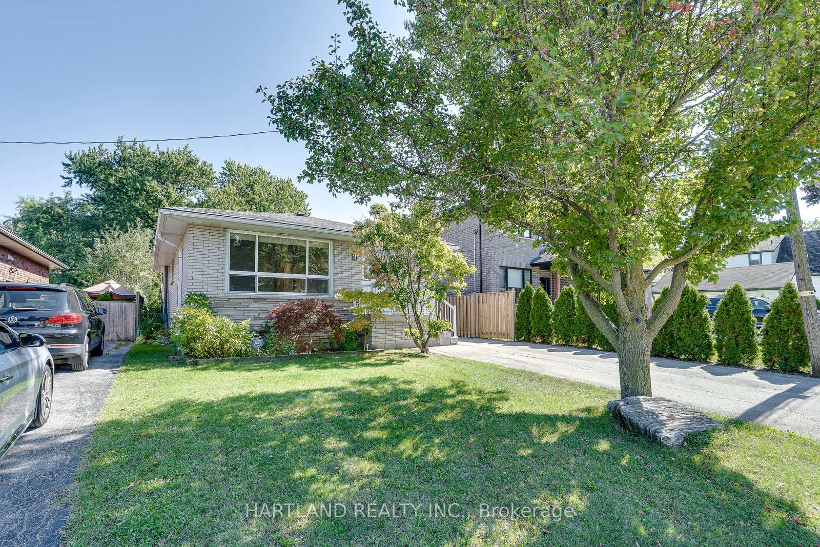 Photo 2 of 11 Maitland Avenue, Hamilton, Greeningdon — HOMEH