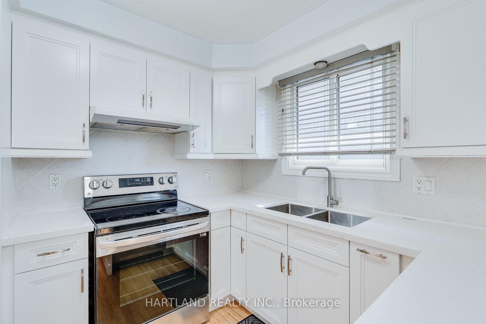 Photo 5 of 11 Maitland Avenue, Hamilton, Greeningdon — HOMEH
