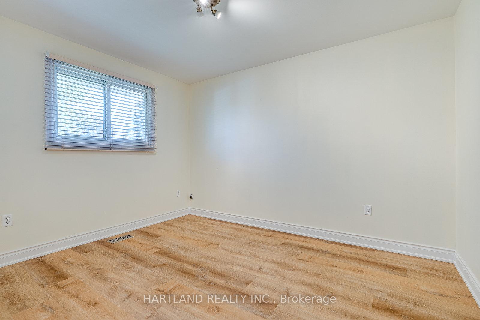 Photo 10 of 11 Maitland Avenue, Hamilton, Greeningdon — HOMEH