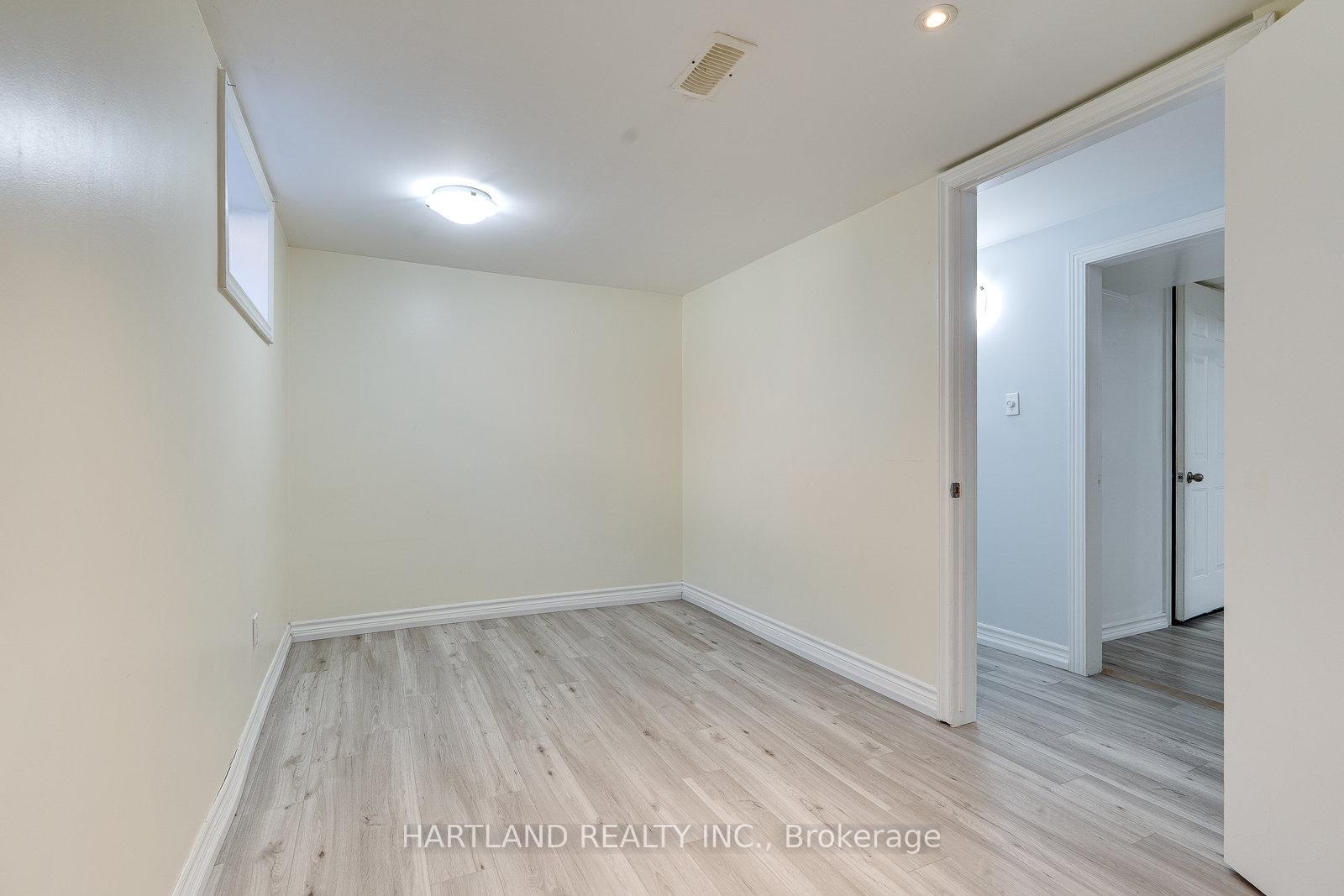 Photo 15 of 11 Maitland Avenue, Hamilton, Greeningdon — HOMEH