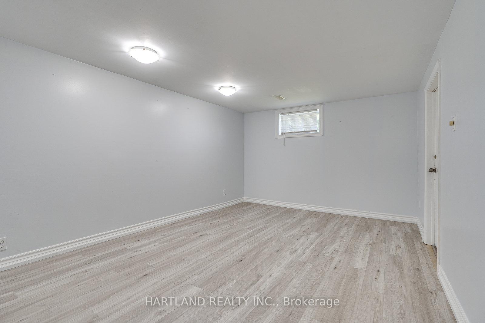 Photo 21 of 11 Maitland Avenue, Hamilton, Greeningdon — HOMEH